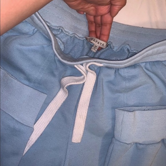 Huge sweats - Picture 2 of 3